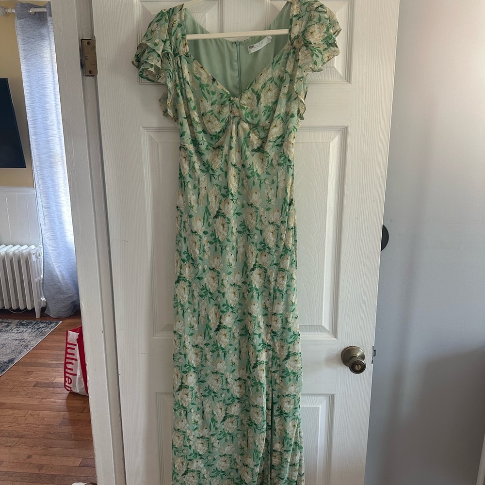 Astr Green Maxi Dress with Puff Cap Sleeves and Sweetheart Neckline